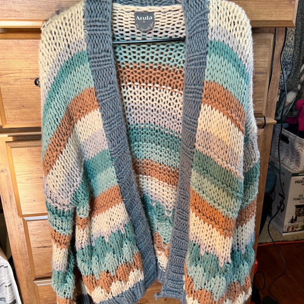 ARULA Cozy Striped Cardigan in Blue, Cream, and Brown